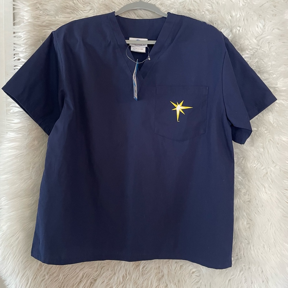 Spectrum NWT Unisex Tampa Bay Rays Navy Blue V-neck Scrub Top-Medium